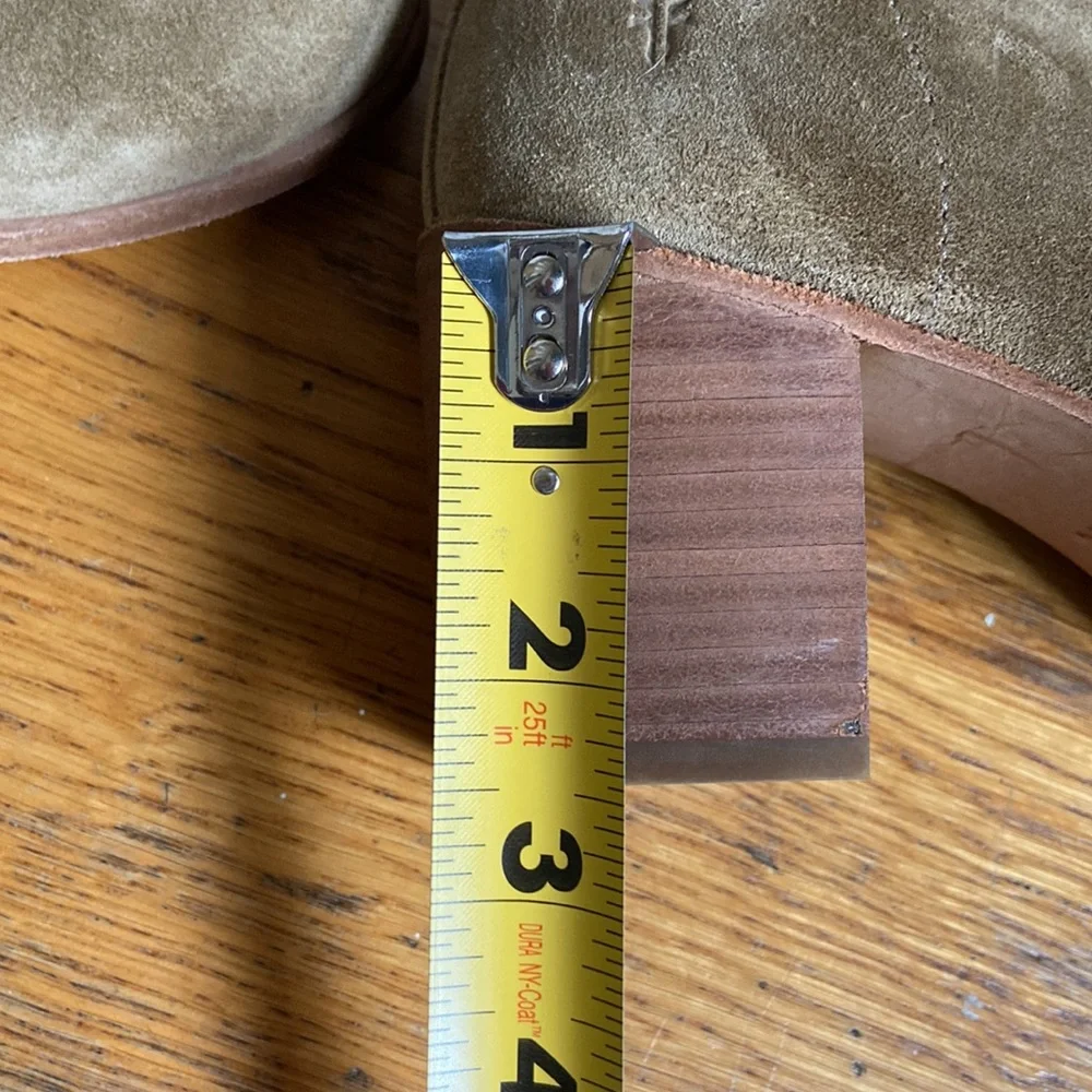 Frye Women's Nora Stud Zip Short Booties in Sand Size 8Regular